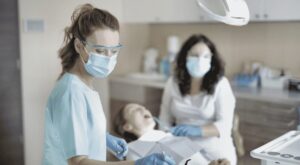 Diş Hekimi Maaşı 2025 – Devlette ve Özelde Diş Doktoru Maaşları Diş Hekimi Maaşı 2025 – Devlette ve Özelde Diş Doktoru Maaşları