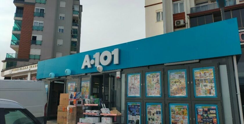 A101 Maaşları 2026: Kasiyer, Reyon Görevlisi ve Müdür Gelirleri