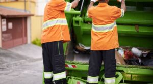 Çöpçü Maaşı 2026: Belediyede Çalışan Temizlik Görevlileri Ne Kadar Kazanıyor?
