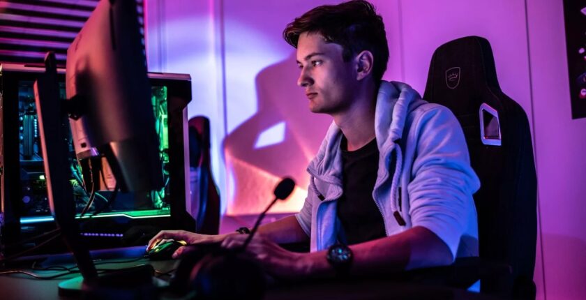 Oyun Test Uzmanı Maaşı 2026: Oyun Sektöründe Çalışma Şartları